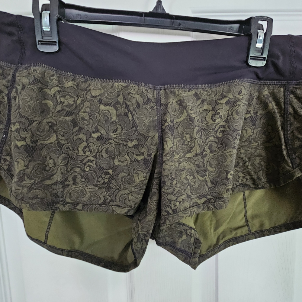 EUC Lululemon *Rare Pattern* Black and Green Speed Up Athletic Shorts, 2.5"